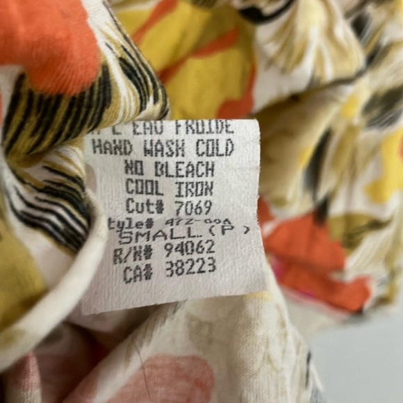 EUC Language Los Angeles Floral Lace Trim Cream Camisole Size Small - Picture 7 of 10